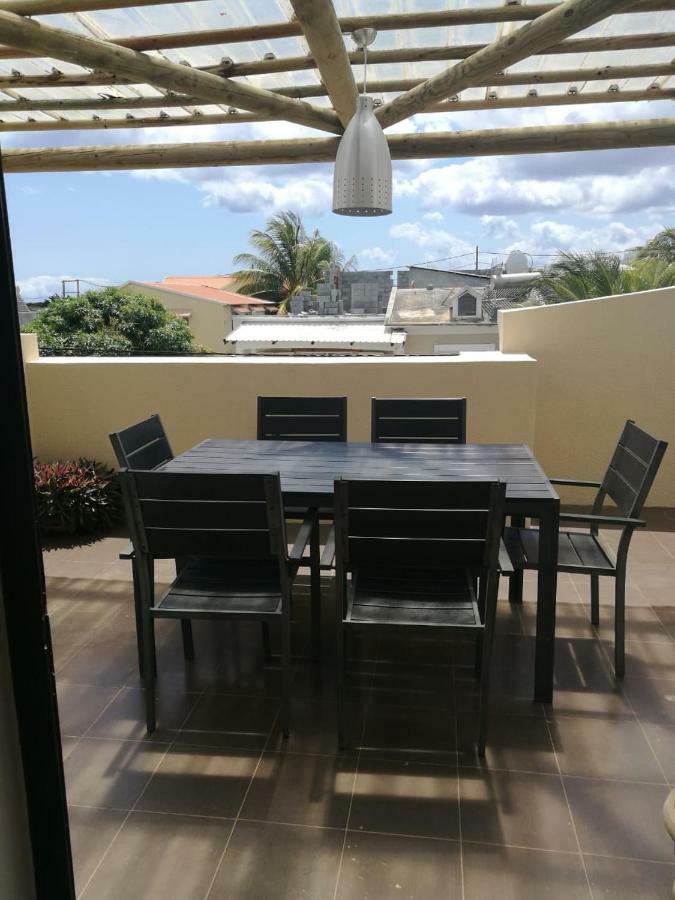 Zanana Penthouse Apartment Flic en Flac Exterior photo